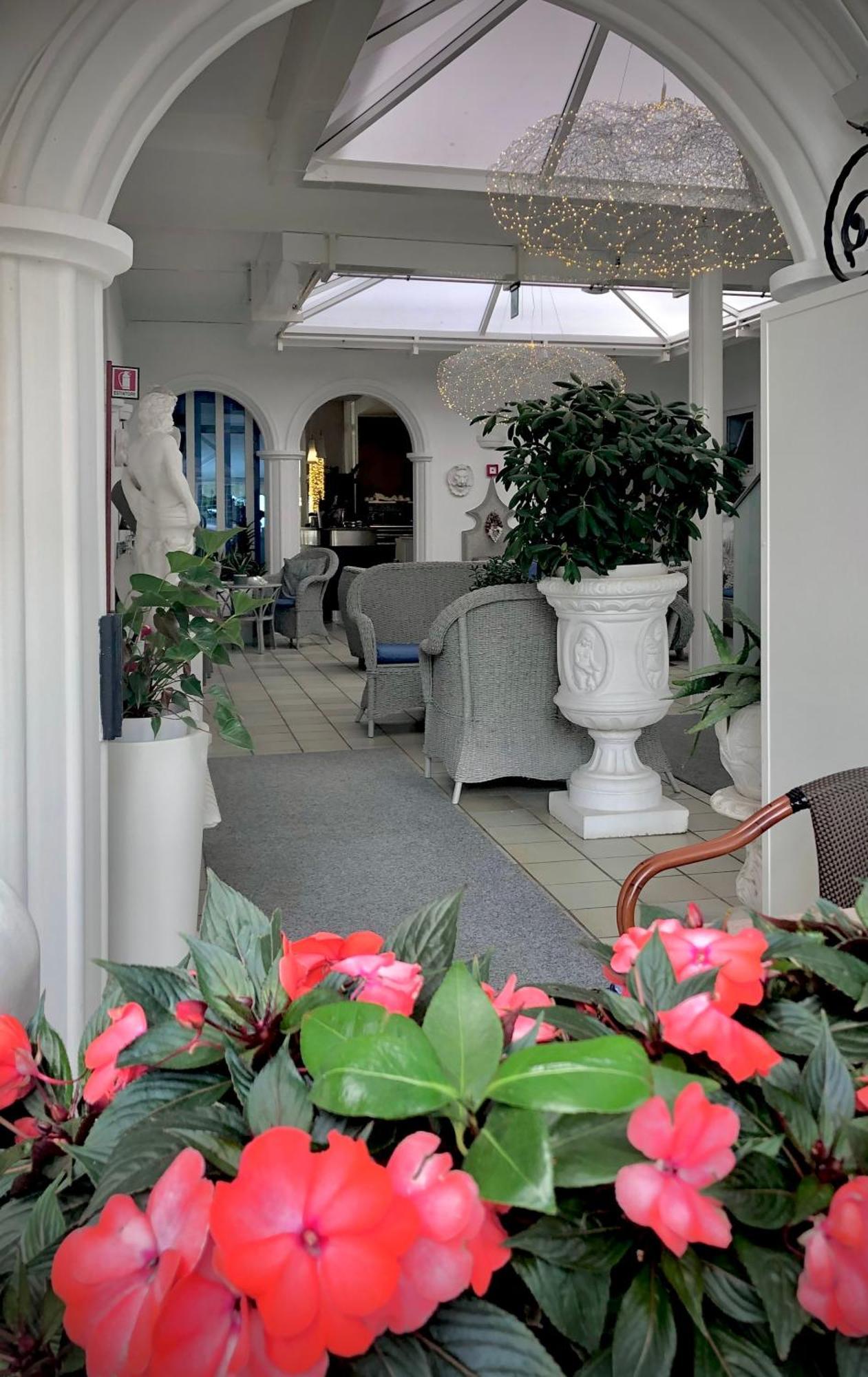 ליגננו סביאדורו Hotel La Parigina מראה חיצוני תמונה